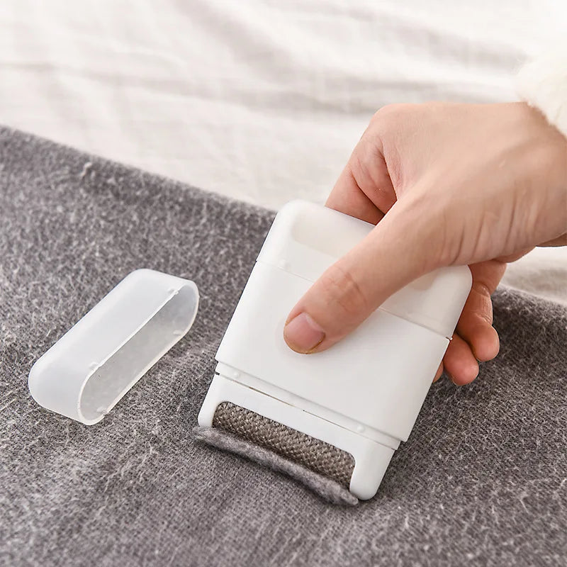 Mini Rolo Removedor de Pelos e Fiapos Portátil – Prático para Roupas, Sofá e Carpete